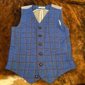 Boys plaid vest size 10